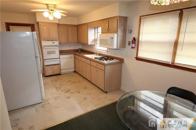 Building Photo - 101 Stelton Rd