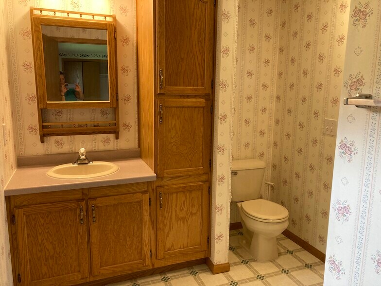 Master bath - 4942 E Lakeview St