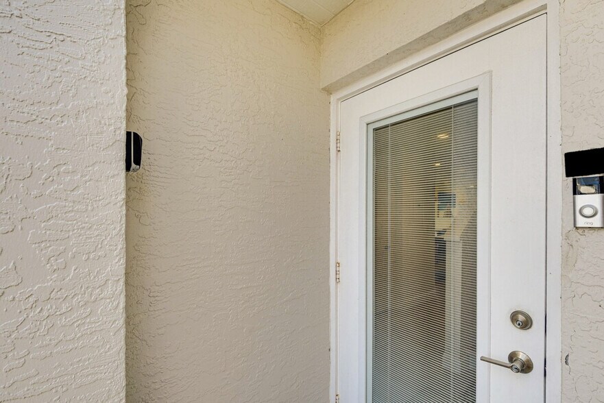 Building Photo - 2470 Ocean Shore Blvd