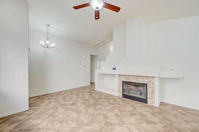 Building Photo - 1813 Lyell Canyon Ln