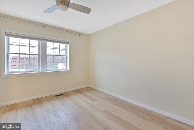 Building Photo - 4950 Bradley Blvd