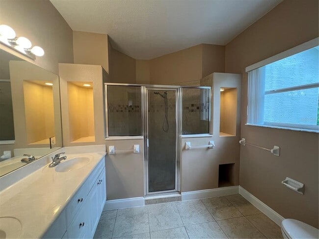 Building Photo - 20 Woodfield Dr