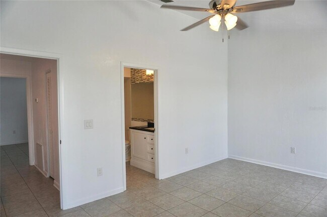 Building Photo - 504 Orange Blossom Dr