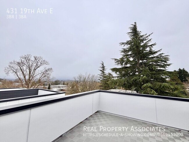Building Photo - 431 19th Ave E