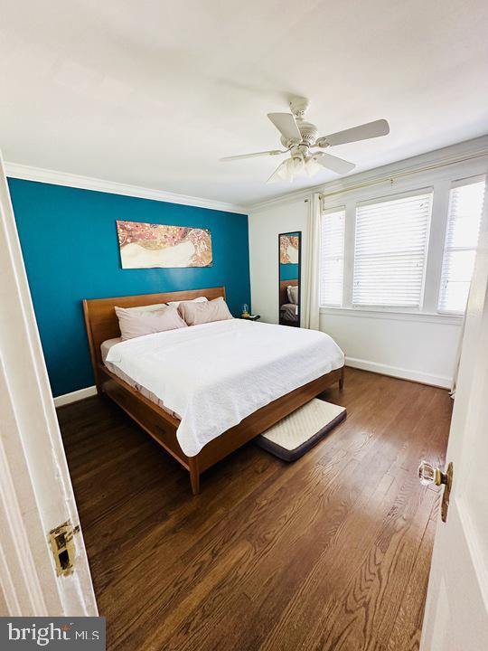 Building Photo - 1911 D St NE