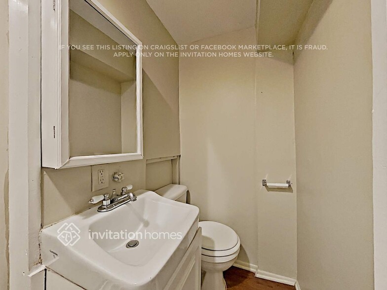 Building Photo - 6941 Lismore Dr