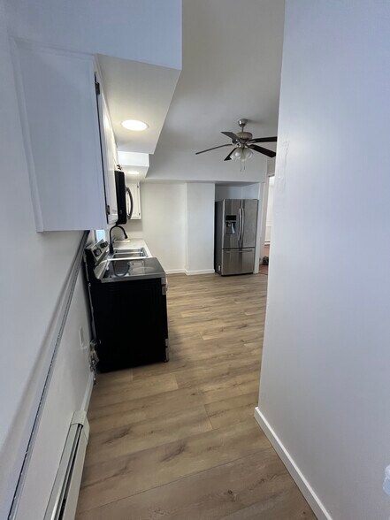 Building Photo - 211 Oxford St