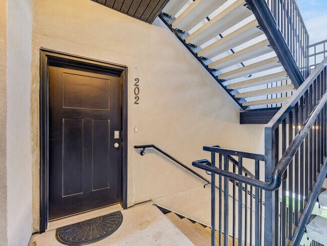 Building Photo - 1386 N 3830 W