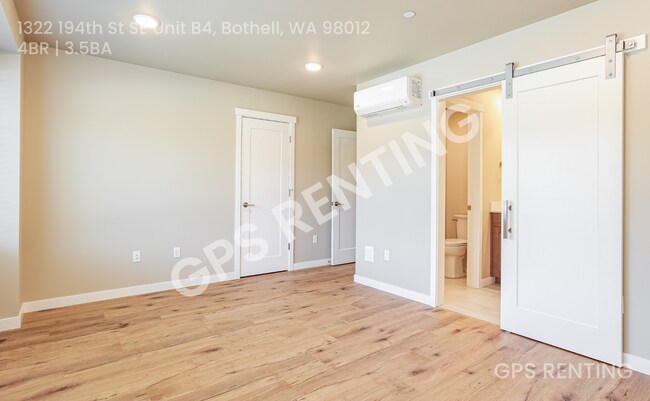 Building Photo - 1322 194th St SE
