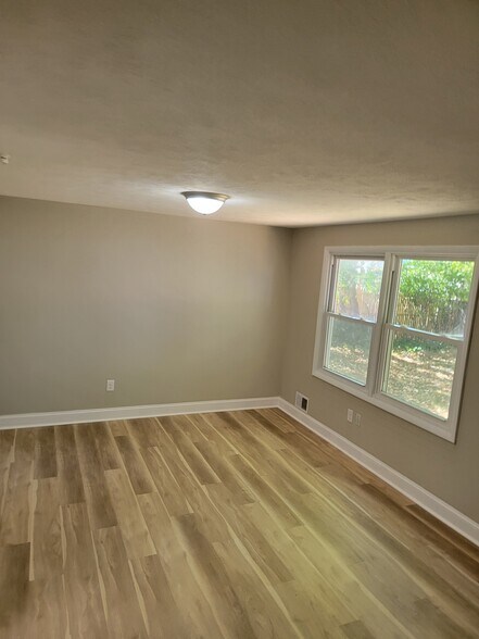 Living Room - 255 Hague St