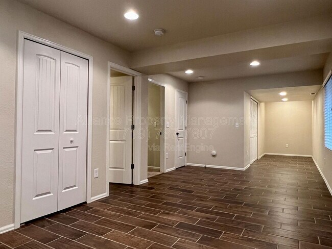 Building Photo - 6280 San Mateo Dr