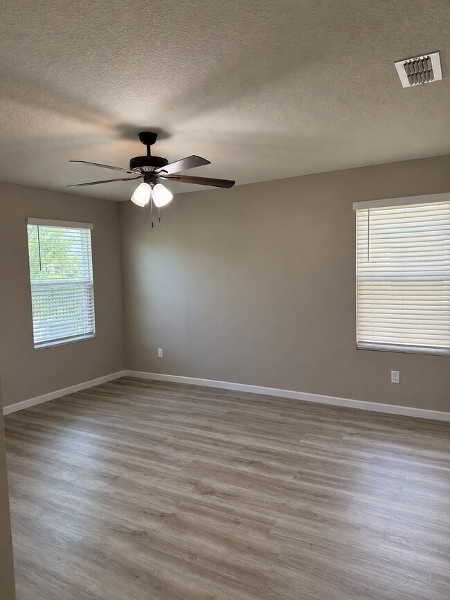 Building Photo - 3/2 updated with pool access!