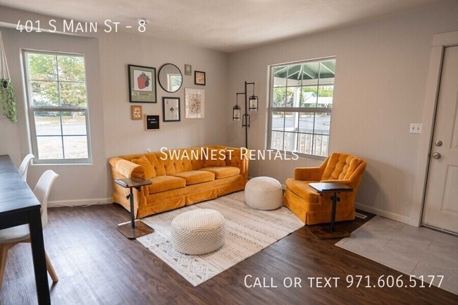 Building Photo - 401 S Main St