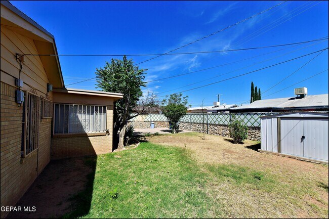 Building Photo - 5613 Creston Ave