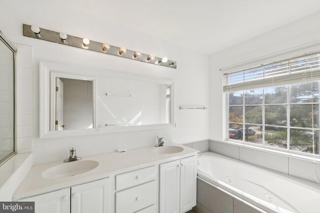 Building Photo - 1185 Cypress Tree Pl