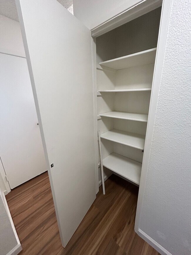 Building Photo - Available on 05/05/26, 1170 sq ft, 3 Bedrooms, 1.5 Baths, 2 Assigned Parking at Palehua Hale in M...