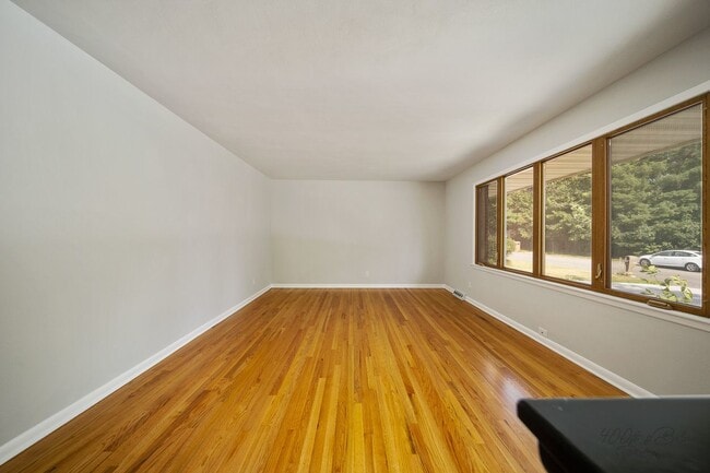 Building Photo - 4576 Pepper Dr