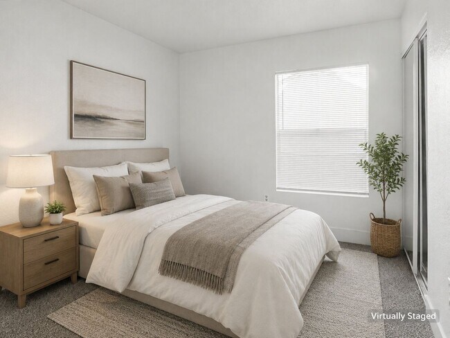 Building Photo - SPACIOUS 3BED/2BATH CONDO * FIRST FLOOR UNIT
