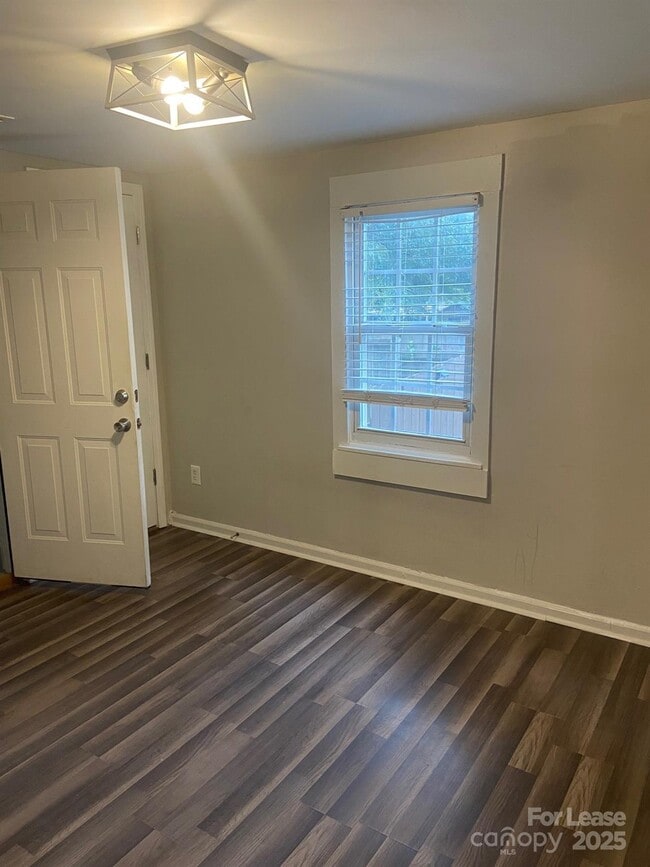 Building Photo - 3931 Bearwood Ave