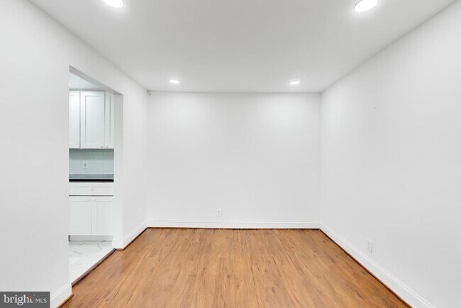 Building Photo - 7661 Provincial Dr