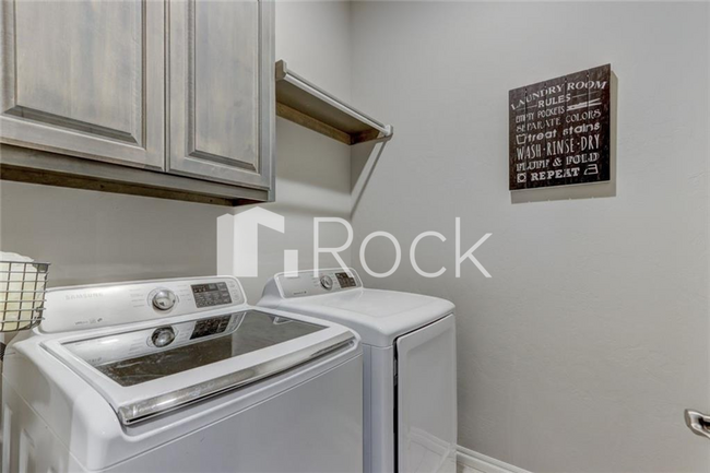 Building Photo - Gorgeous 3 Bedroom Home with Storm Shelter located in The Waters in Moore!! **All Appliances Incl...