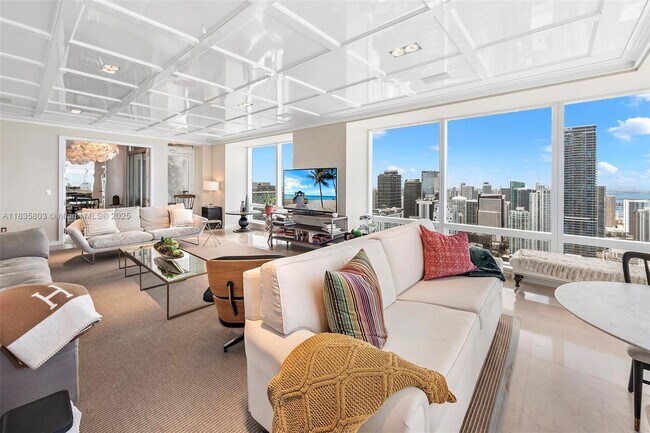Building Photo - 1425 Brickell Ave