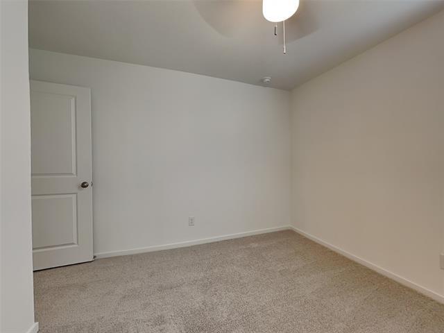 Building Photo - 1620 Parlier St