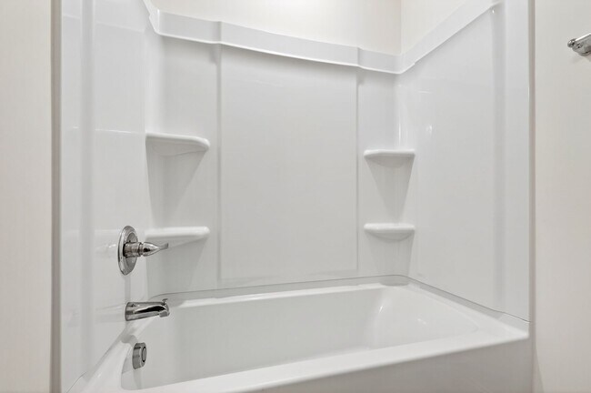 Building Photo - Beautiful Modern 3BR Townhome in the Heart of Wendell!