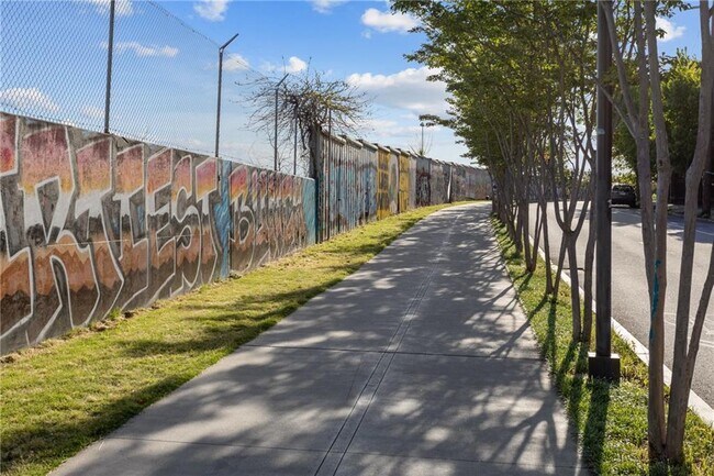 Building Photo - 791 Wylie St SE