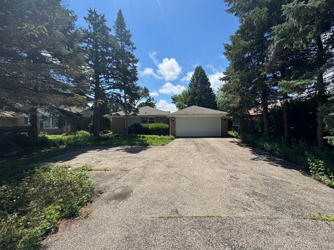 Primary Photo - 1727 Dundee Rd