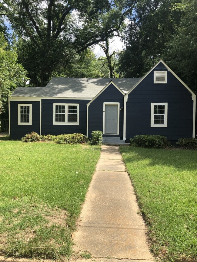Building Photo - 611 Choctaw Rd