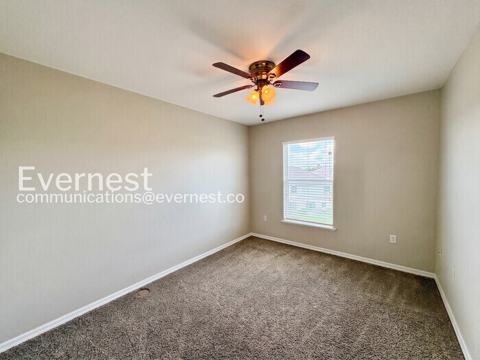 Building Photo - 3823 Exeter Ln