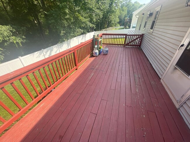 Building Photo - For Rent – 4 Bed, 2 Bath Home w/ Garage & ...