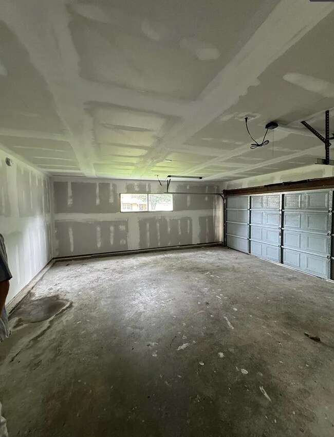 Building Photo - 425 Cold Spring Rd
