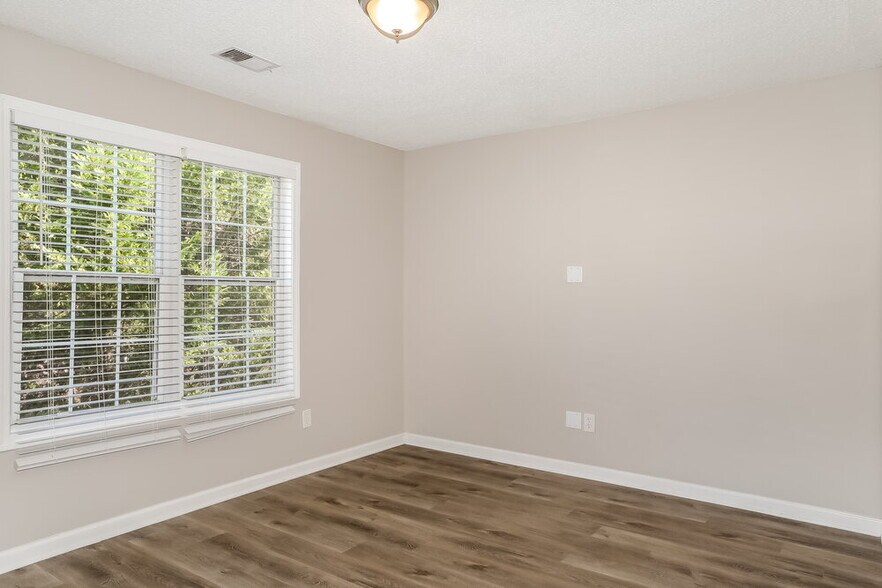 Building Photo - 460 Twin Brook Way NW