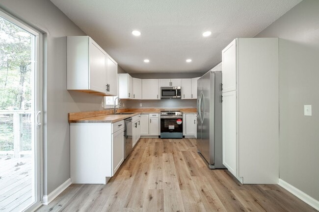 Building Photo - 1075 Carol Jean Trail