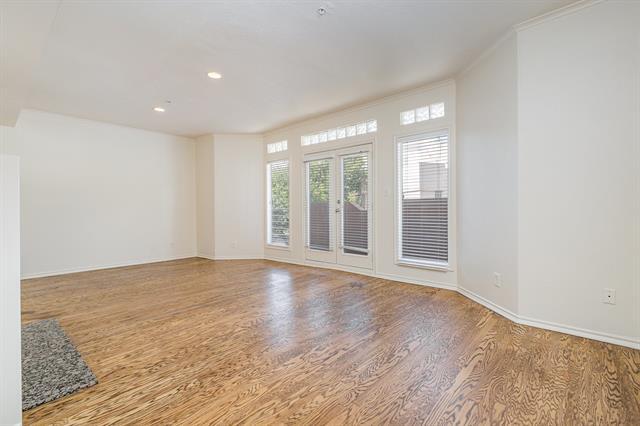 Building Photo - 4040 Avondale Ave