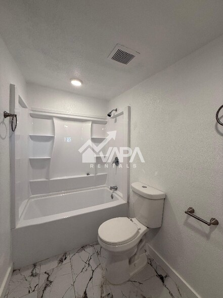 Building Photo - 319 Surrels Ave