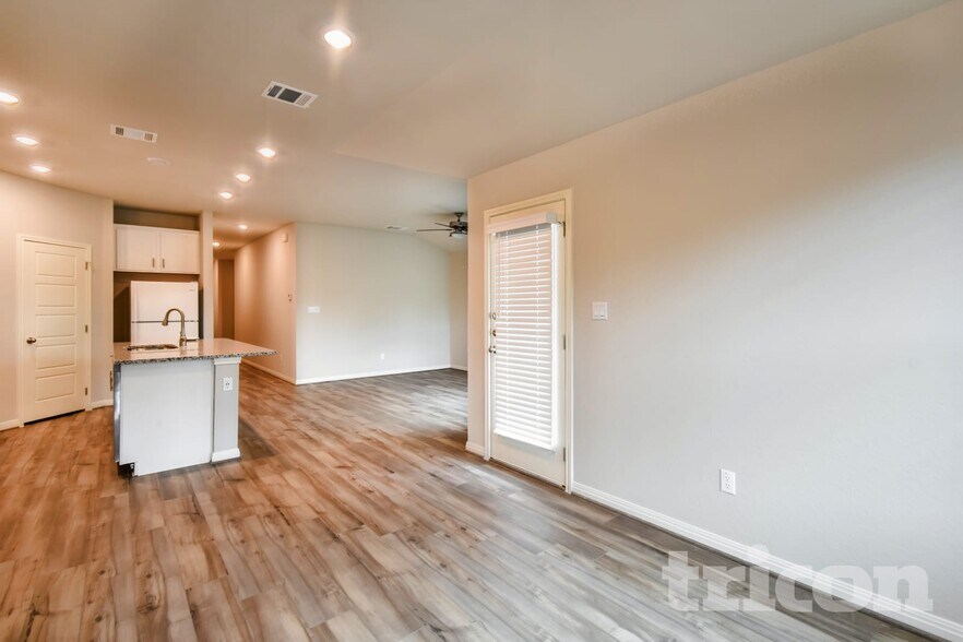 Building Photo - 13523 Emerson Wy