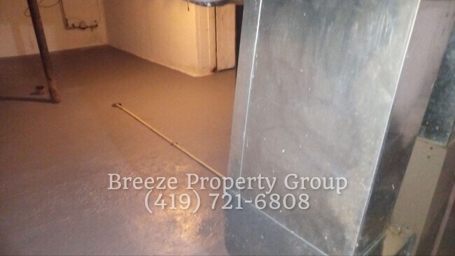 Building Photo - 36 E Park St