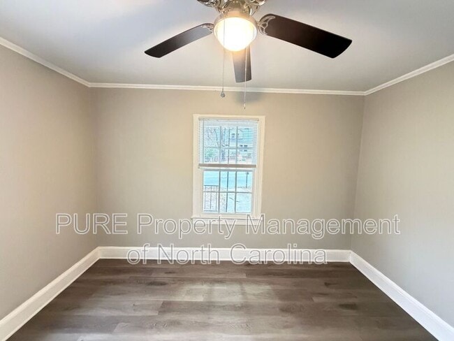 Building Photo - 231 Fairview Dr