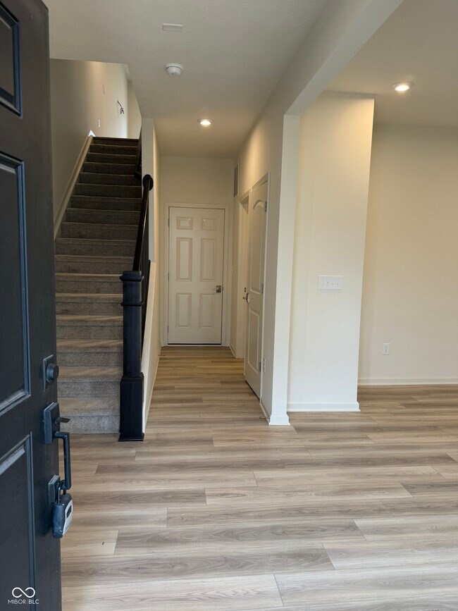 Building Photo - 14517 Pomona Ln