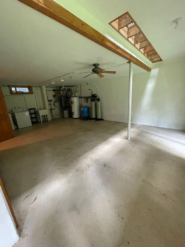 Building Photo - 504 Stuart Williams Rd