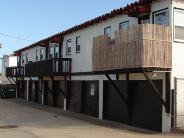 Building Photo - 4851 Brighton Ave