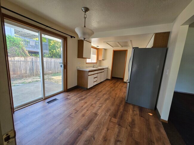 Primary Photo - Sky House