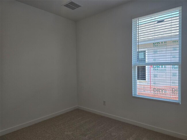 Building Photo - 229 Mets Wy