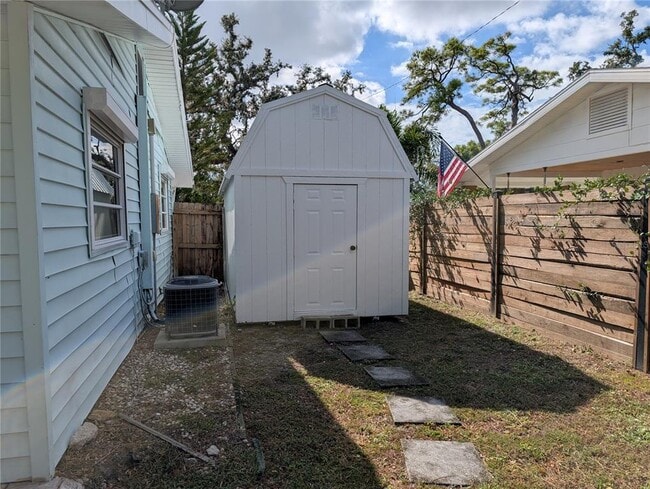 Building Photo - 2431 Prospect St