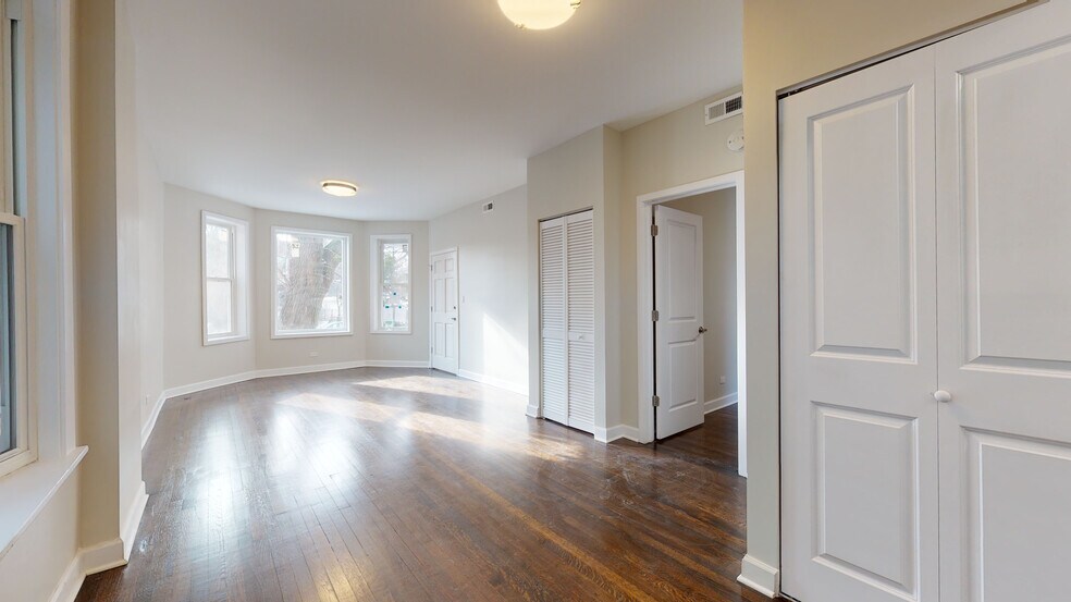 Building Photo - 2038 W Estes Ave