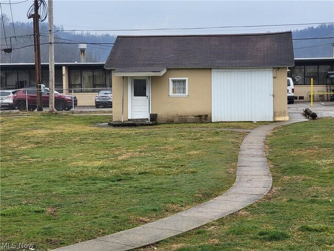 Building Photo - 55178 Maple Ave