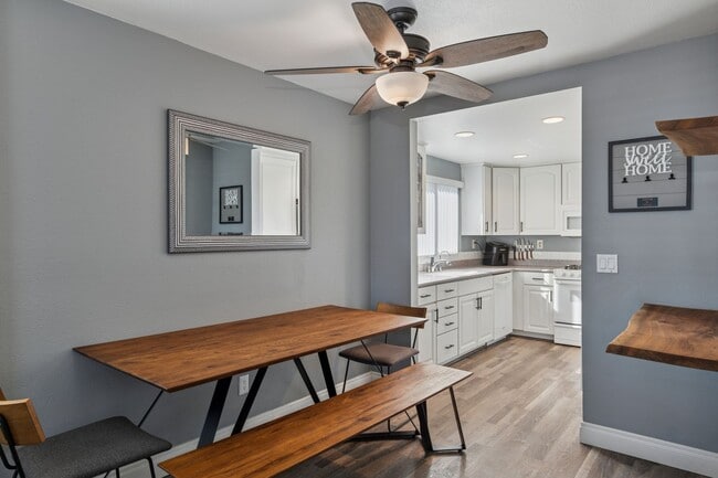 Building Photo - Comfortable 2-Bed, 2-Bath Home in Costa Me...